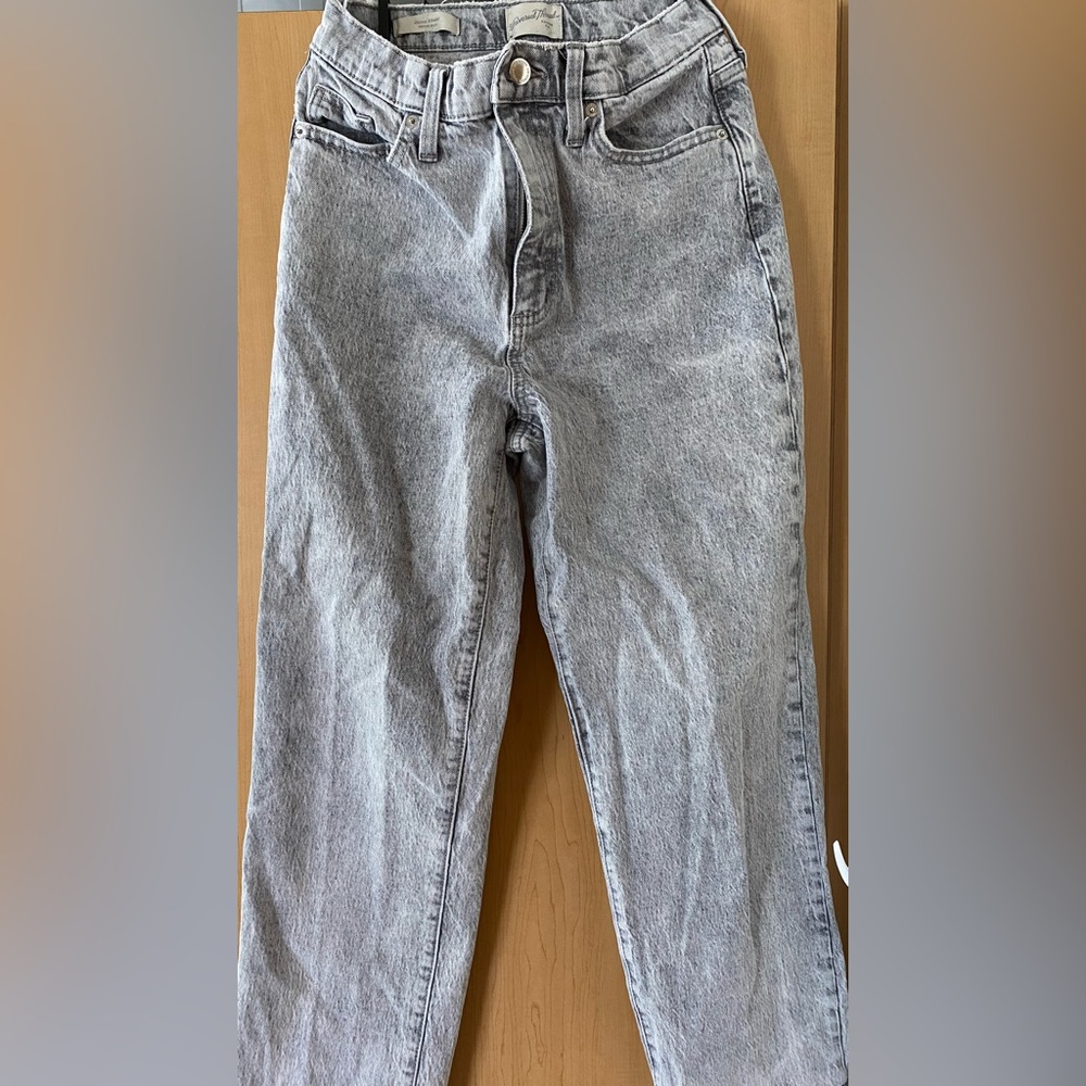 universal threads (target brand). jeans grey wash. brand new